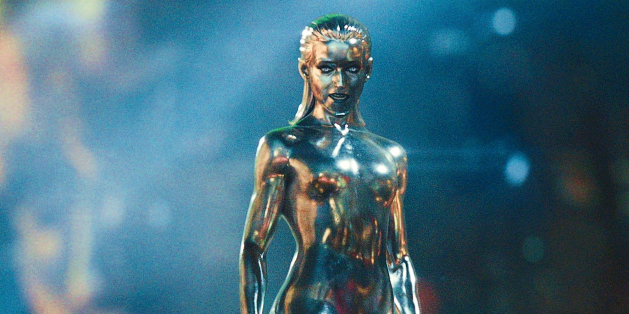 جولیا گارنر در نقش سیلور سرفر در فیلم The Fantastic Four: First Steps