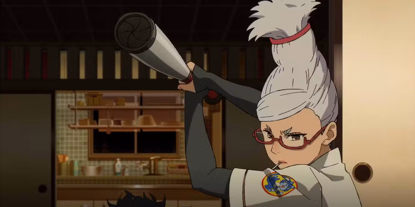 مادربزرگ سیکو از انیمه Dandadan با یک وسیله در دست