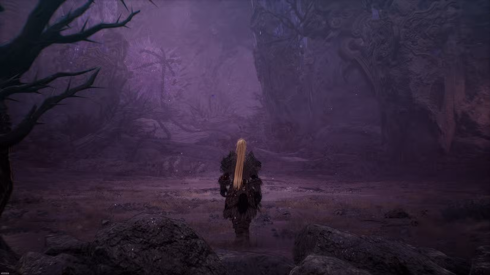 شخصیت خازان در حال کاوش در یک جنگل مه‌آلود با تم رنگی بنفش.