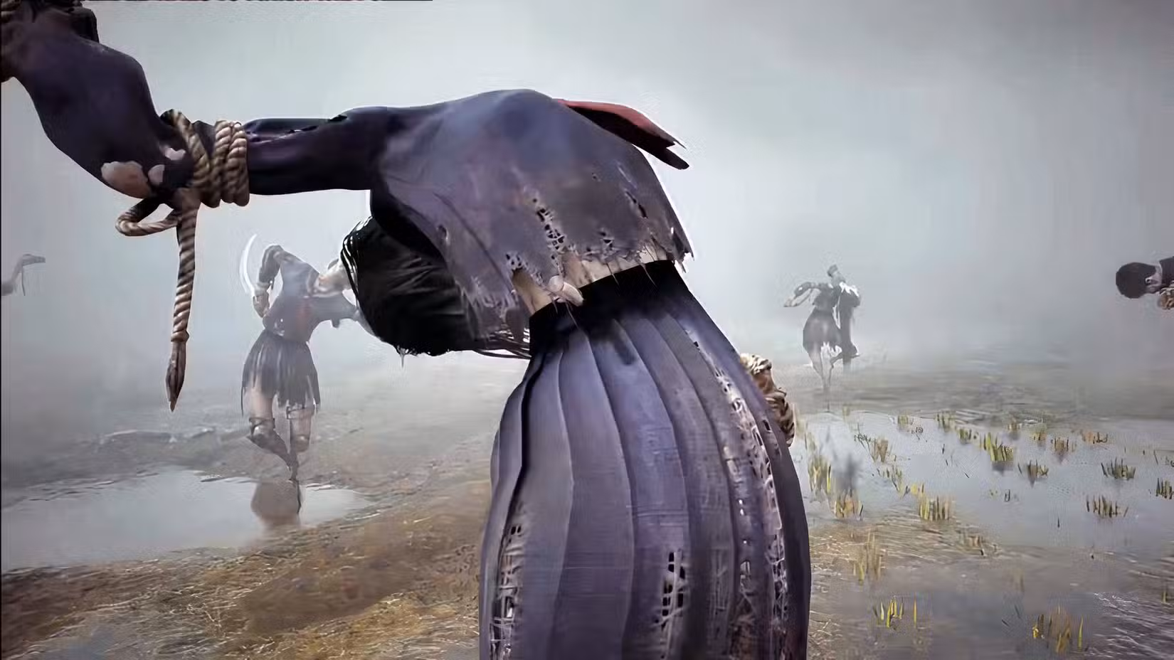 مترسک بدون سلاح در میان دیگر مترسکهای مسلح در سایلنت هیل f