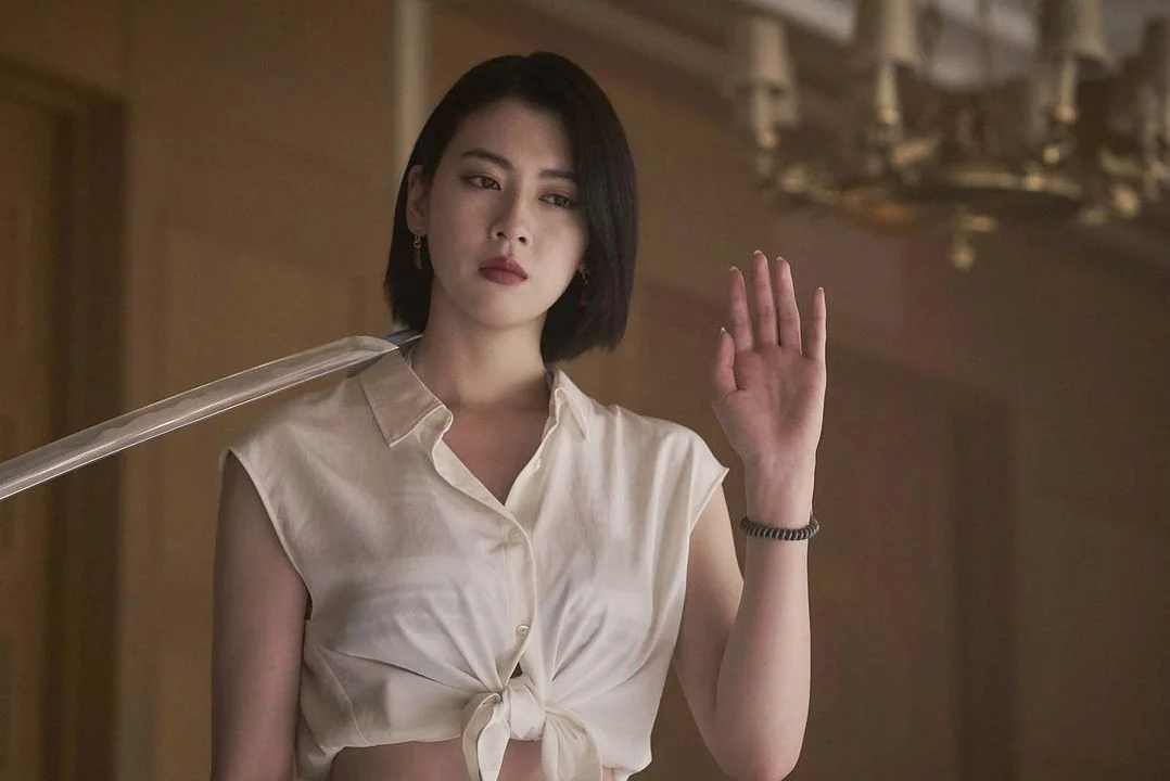 آیاکا میوشی، بازیگر نقش آن در آلیس در سرزمین مرزی