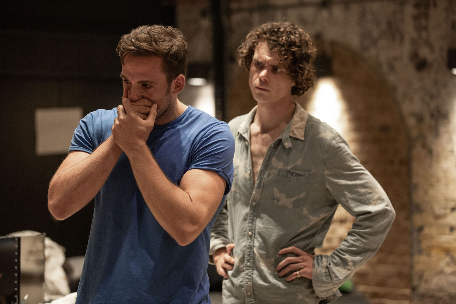 لرد لاریس استرانگ (متیو نیدهم)